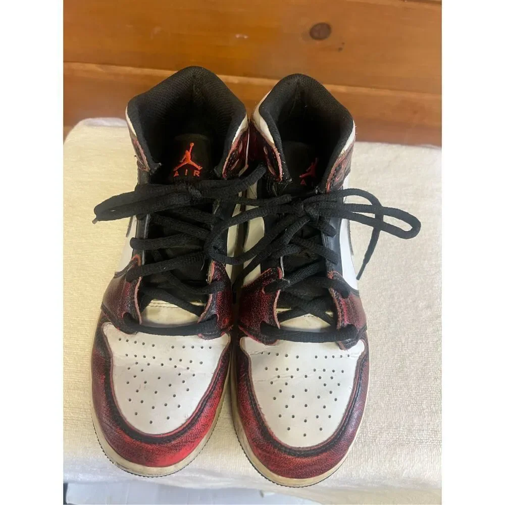 Nike Air Jordan 1 SE Mid Wear-Away Youth Sz 6 FB0567-006 Red/Black/ White Shoe